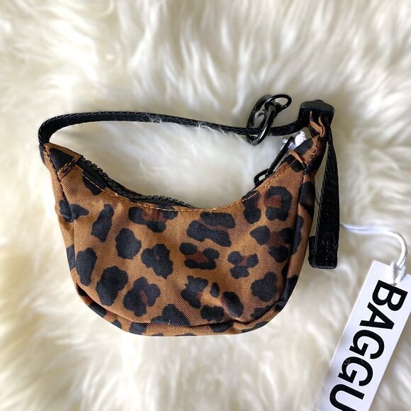 NWT Baggu Crescent Bag Charm - Leopard - Picture 2 of 6